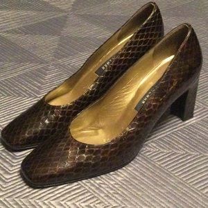 Stuart Weitzman size 9 brown snake patent leather shoes for women